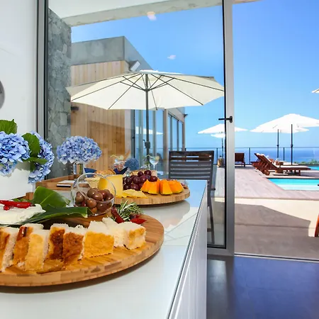 Place 4* 모스테이루스