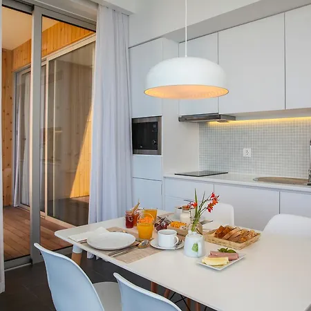 Aparthotel Mosteiros Place 4*