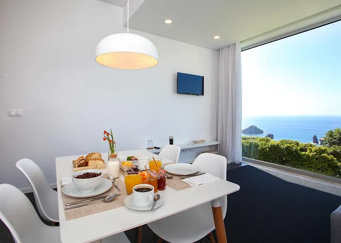 Aparthotel Place Mosteiros (Azores)